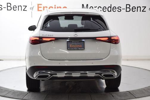 Polar White 2024 Mercedes-Benz GLC 300 Base