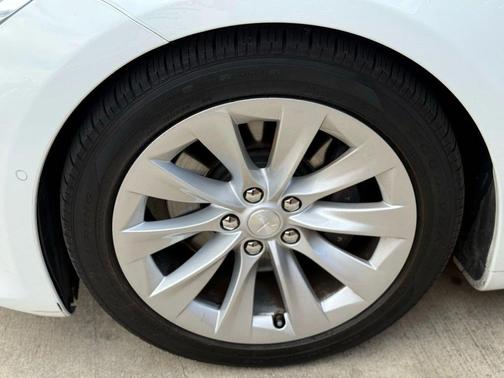 2016 Tesla Model S 90D