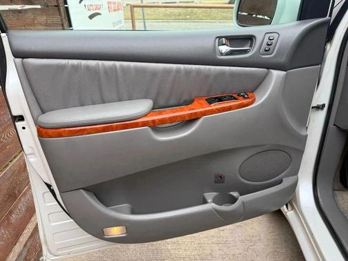 2008 Toyota Sienna XLE Limited