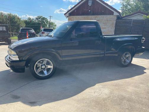 2003 Chevrolet S-10 Base