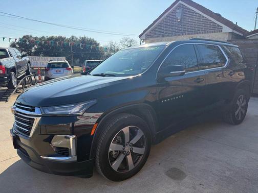 2022 Chevrolet Traverse LT Leather