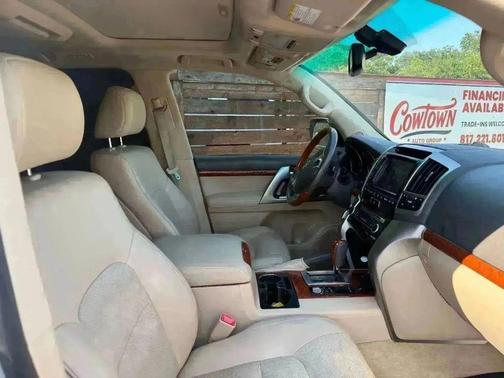 2014 Toyota Land Cruiser Base