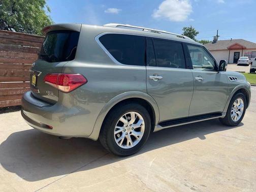 2012 INFINITI QX56 Base