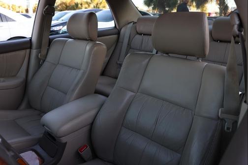 2000 Lexus ES 300 Base