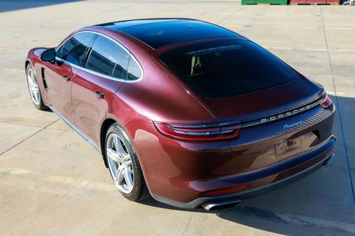 2018 Porsche Panamera 4