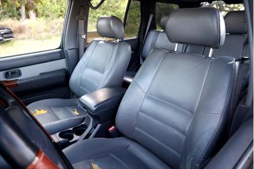 1999 Nissan Pathfinder LE