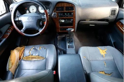 1999 Nissan Pathfinder LE