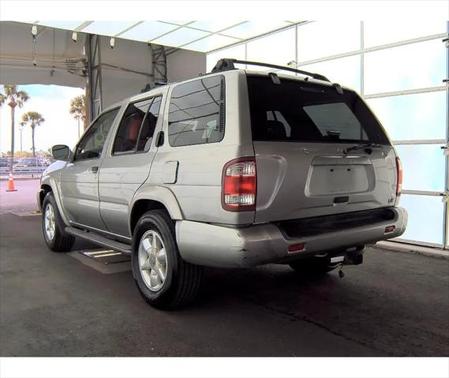 1999 Nissan Pathfinder LE