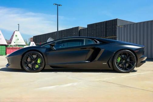 2012 Lamborghini Aventador LP700-4