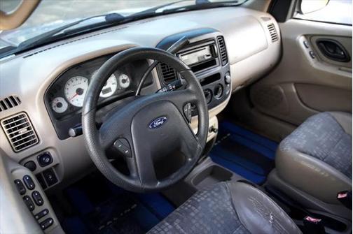 2002 Ford Escape XLS