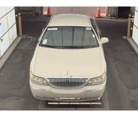 2006 Lincoln Town Car Signature