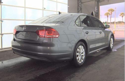 2014 Volkswagen Passat 1.8T S