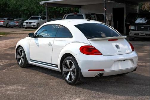 2012 Volkswagen Beetle Base
