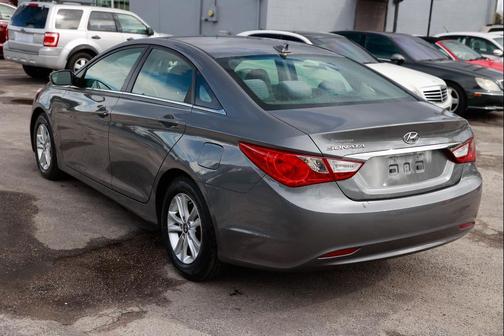 2013 Hyundai SONATA GLS