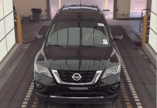 2018 Nissan Pathfinder SV