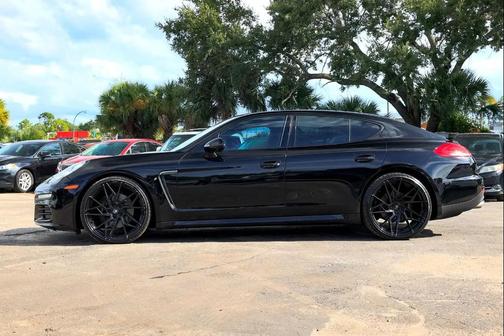 2016 Porsche Panamera 4