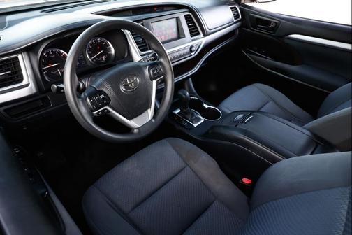 2015 Toyota Highlander LE