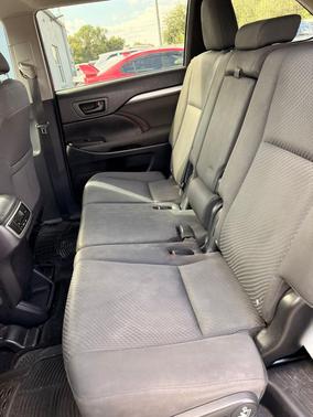 2015 Toyota Highlander LE