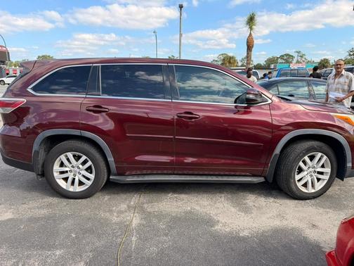 2015 Toyota Highlander LE