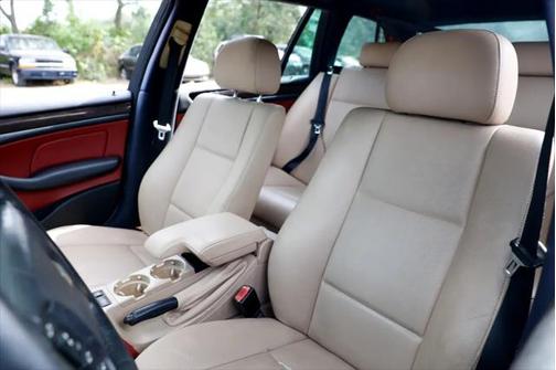 2001 BMW 325 IT