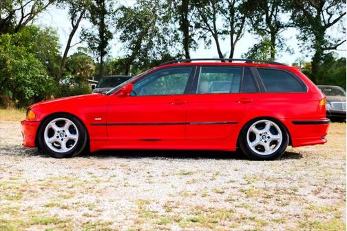 2001 BMW 325 IT