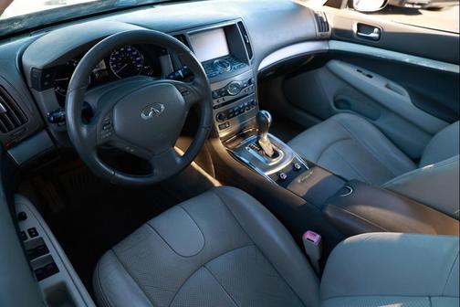 2012 INFINITI G25 Journey