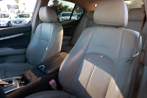 2012 INFINITI G25 Journey