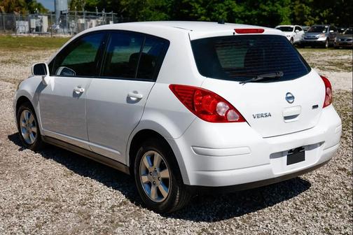 2012 Nissan Versa 1.8 S