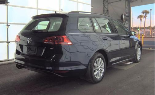 2015 Volkswagen Golf SportWagen TSI S 4-Door