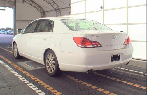 2005 Toyota Avalon Limited