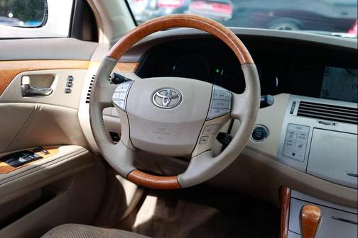 2005 Toyota Avalon Limited
