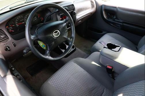 2003 Mazda B3000 Cab Plus 4