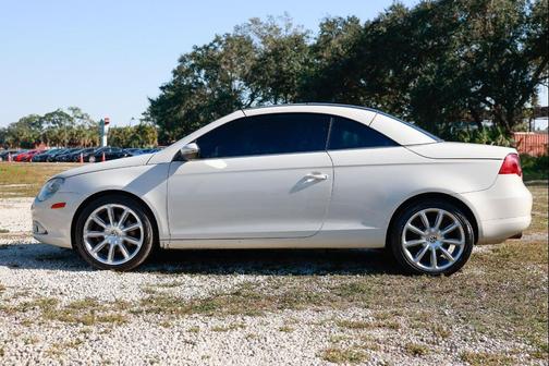2011 Volkswagen Eos Lux