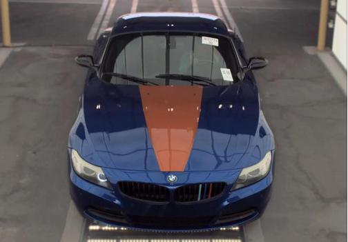 Deep Sea Blue Metallic 2010 BMW Z4 sDrive35i