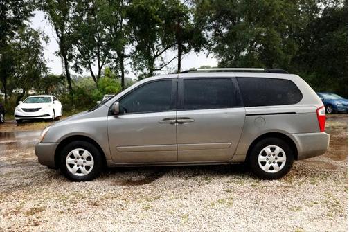 2010 Kia Sedona LX