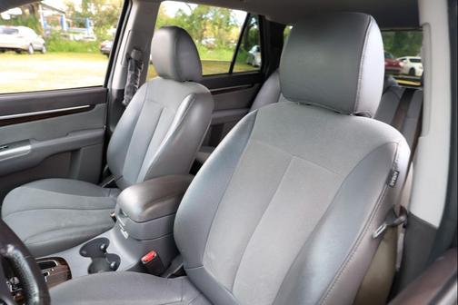 2011 Hyundai SANTA FE SE
