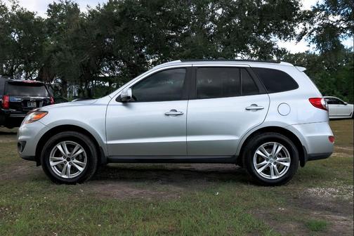 2011 Hyundai SANTA FE SE