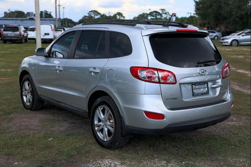 2011 Hyundai SANTA FE SE