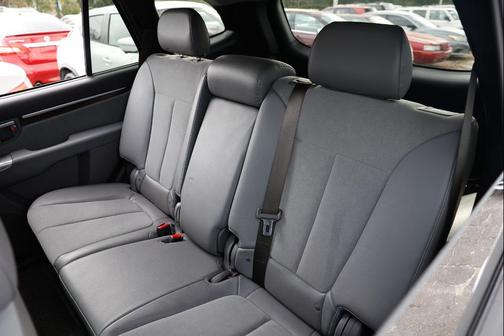 2011 Hyundai SANTA FE SE