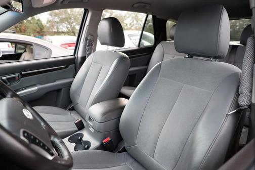 2011 Hyundai SANTA FE SE