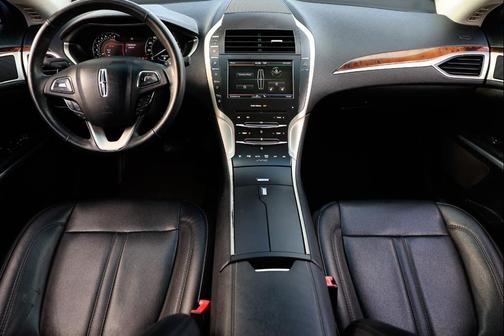 2016 Lincoln MKZ Base