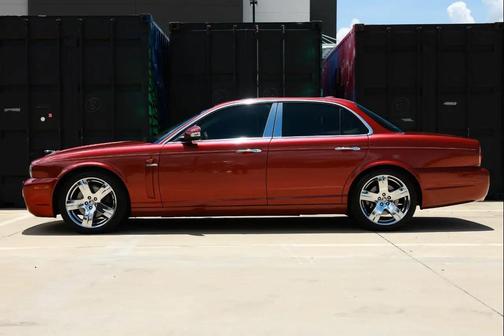 MAROON 2008 Jaguar XJ Base