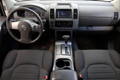 2005 Nissan Pathfinder XE