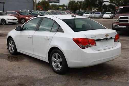 Summit White 2015 Chevrolet Cruze 1LT