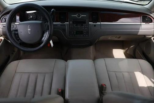 2006 Lincoln Town Car Signature
