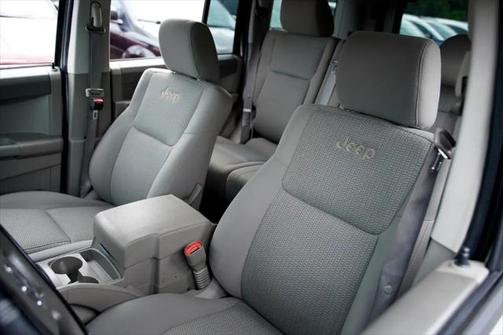 2007 Jeep Commander Sport