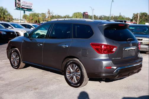 2018 Nissan Pathfinder SV