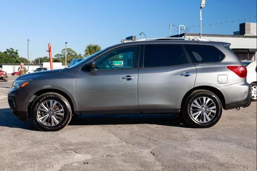 2018 Nissan Pathfinder SV