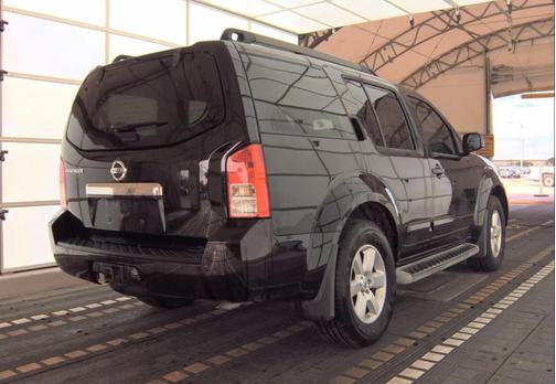 2011 Nissan Pathfinder SV