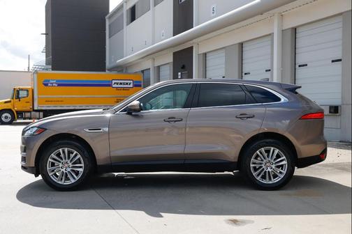 2017 Jaguar F-PACE 35t Prestige